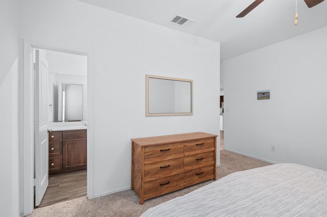 En suite primary bathroom | Image 14