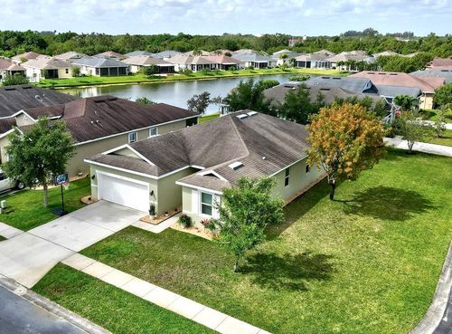 100 Elena Dr, Sebastian, FL, 32958-7009 | Card Image