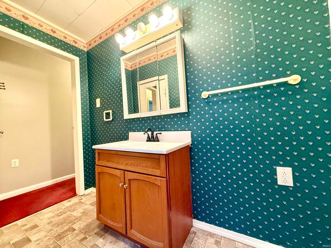 603 N Maple St, House other with 3 bedrooms, 2 bathrooms and null parking in Converse IN | Image 27