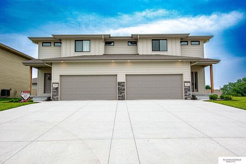 14802 Willow St, Bennington, NE, 68007-5190 | Card Image