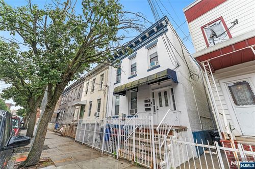 6016 Monroe Pl, West New York, NJ, 07093-5404 | Card Image