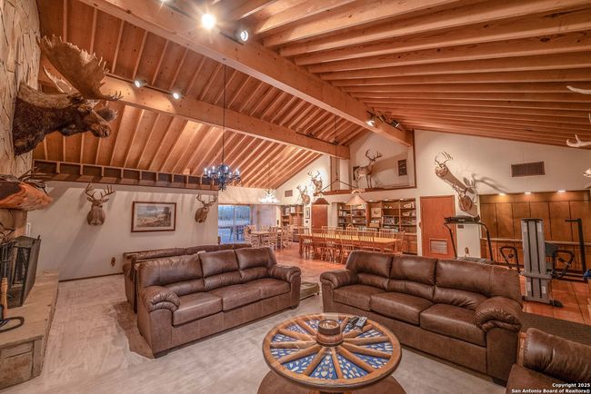 9239 Fm 133, Home with 7 bedrooms, 7 bathrooms and null parking in Cotulla TX | Image 43