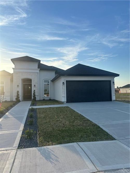 8027 N 48th Ln, McAllen, TX, 78504-0959 | Card Image