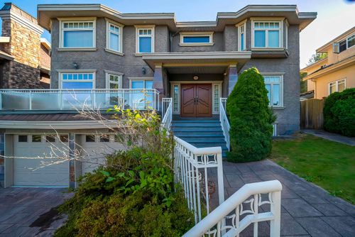 7371 Union St, Burnaby, BC, V5A1J1 | Card Image