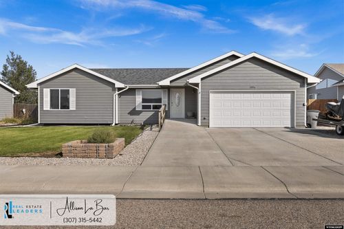 1096 7th St, Evansville, WY, 82636-9417 | Card Image