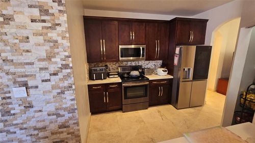 2105 Ne 40th Ave, Homestead, FL, 33033-5111 | Card Image