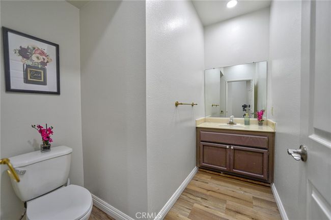 APT-10 - 20851 Community St, Townhouse with 3 bedrooms, 3 bathrooms and 2 parking in Winnetka CA | Image 20