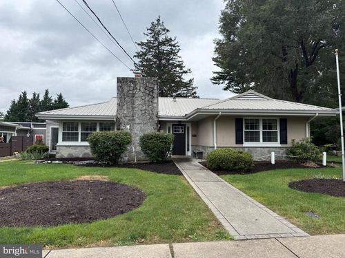 228 S Market St, MOUNT JOY, PA, 17552-3110 | Card Image