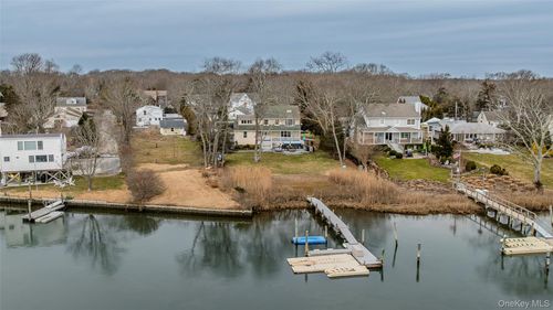 107A Ocean Ave, Center Moriches, NY, 11934-3426 | Card Image