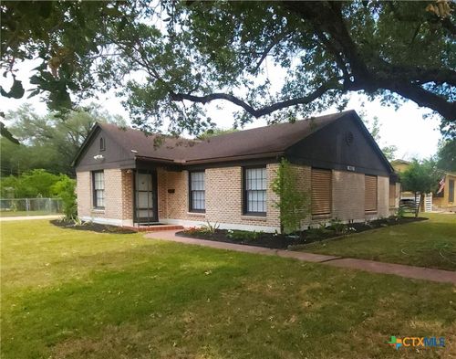 1802 E Virginia Ave, Victoria, TX, 77901-5632 | Card Image