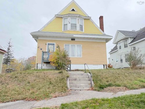 {{alt}} | Card Image