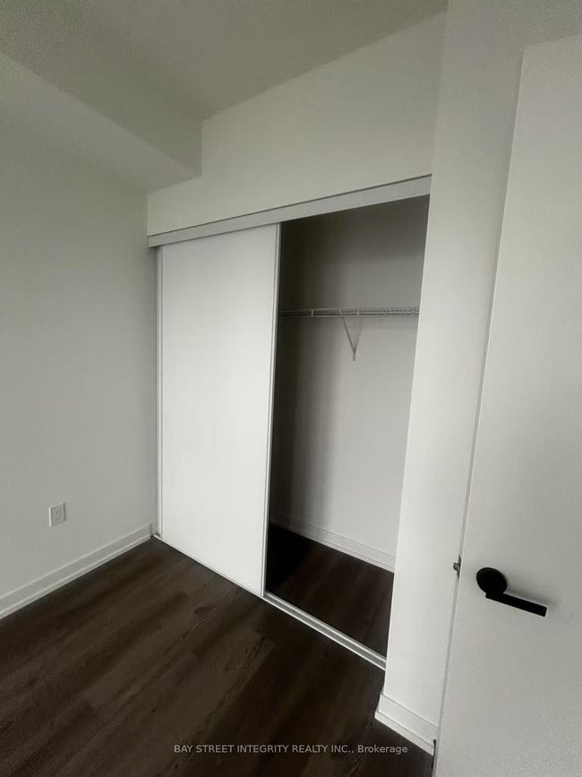 1509 - 28 Interchange Way, Condo with 2 bedrooms, 1 bathrooms and null parking in Concord ON | Image 14