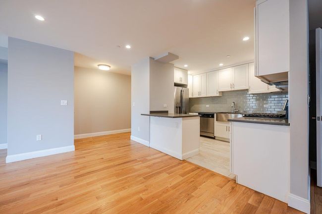 APT-204 - 661 W Broadway, Condo with 3 bedrooms, 2 bathrooms and null parking in Long Beach NY | Image 12
