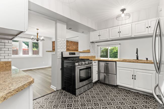 16592 Country Club Dr, House other with 3 bedrooms, 2 bathrooms and null parking in Livonia MI | Image 7