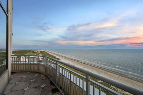 bc2606-801 E Beach Dr, Galveston, TX, 77550-3364 | Card Image