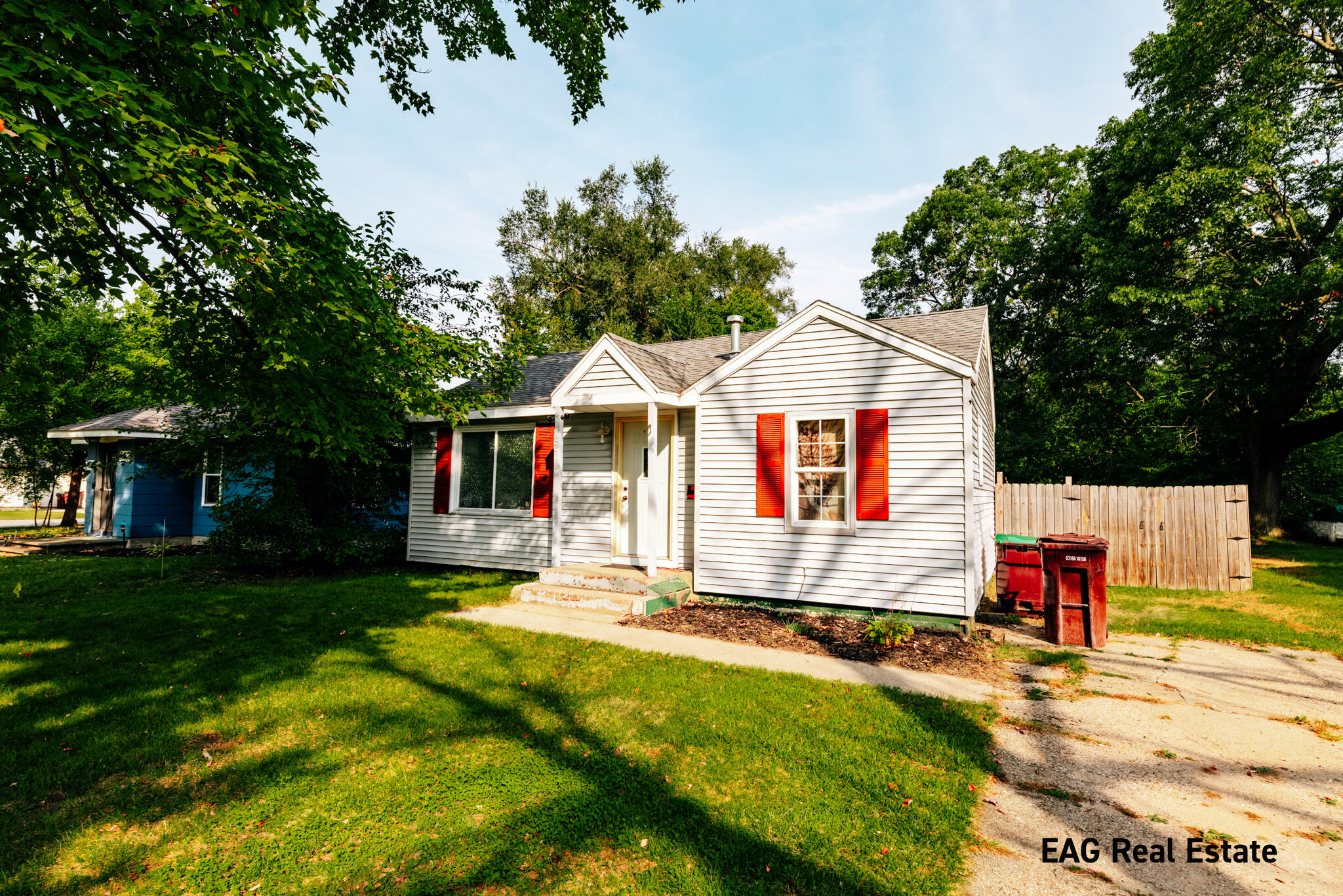 Madalene Ave, Muskegon, MI 49442