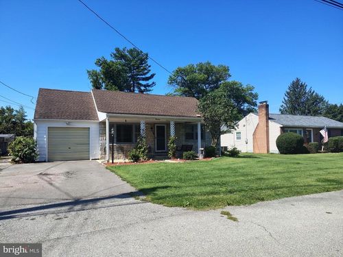 13 Haywood Cir, HAGERSTOWN, MD, 21740-6629 | Card Image