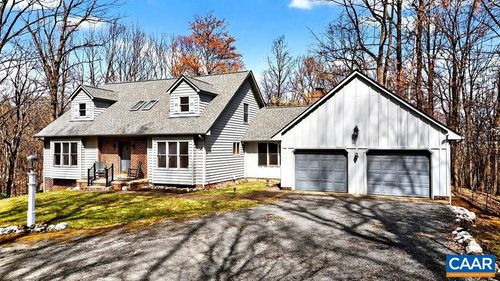 472 Horseshoe Mountain Rd, ROSELAND, VA, 22967-2317 | Card Image