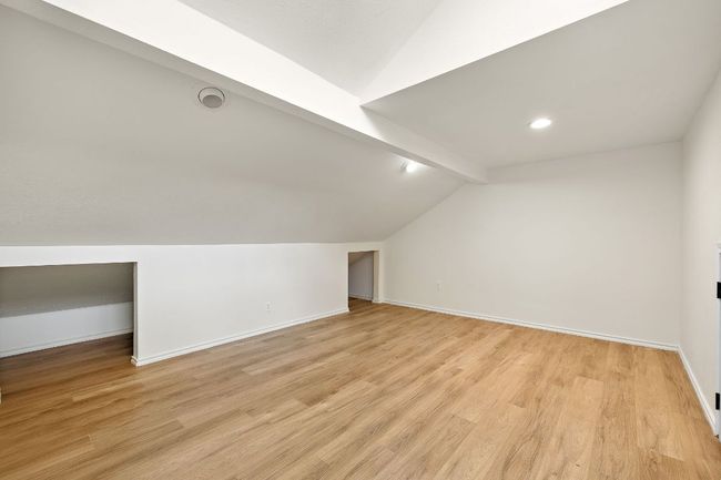Flex room upstairs | Image 21