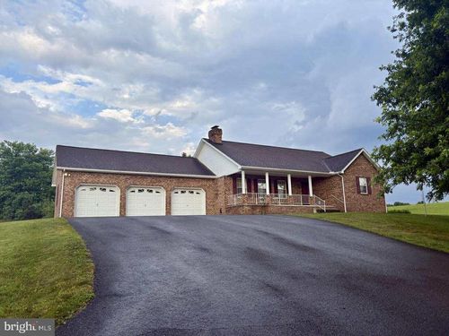 218 Heavenly Acres Ridge Rd, MERCERSBURG, PA, 17236-8401 | Card Image