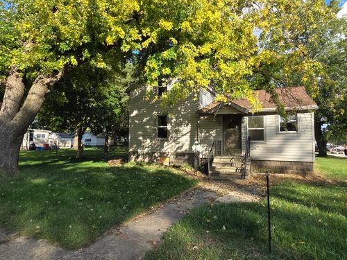 296 S Oak St, Manteno, IL, 60950-1605 | Card Image