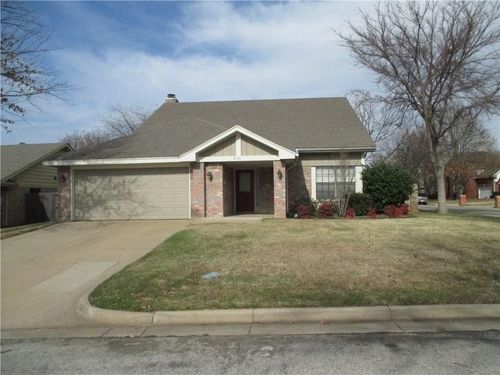 2101 Churchill Downs Drive, Arlington, TX, 76017 | Card Image
