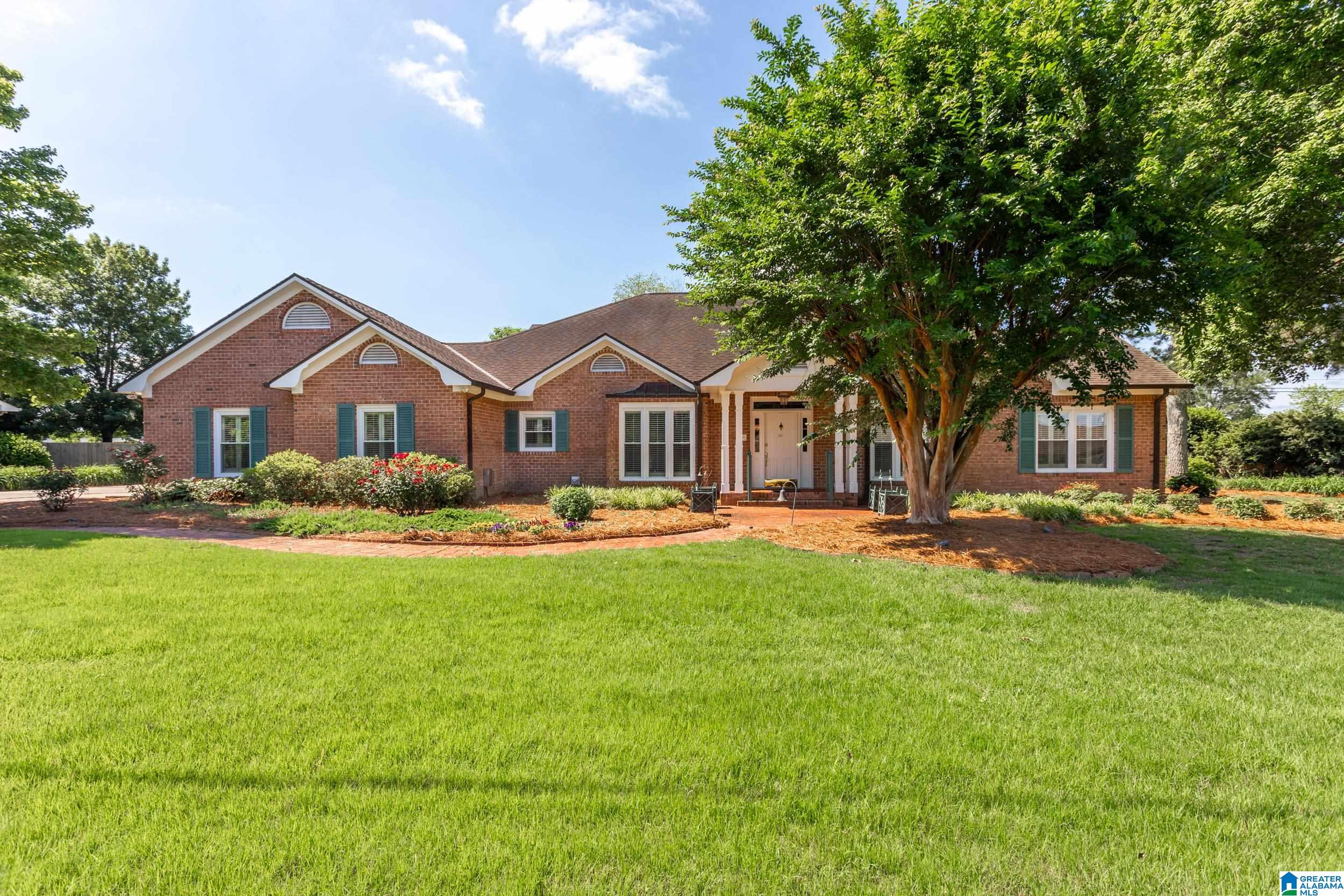 Jenkins Cir, Gadsden, AL 35907