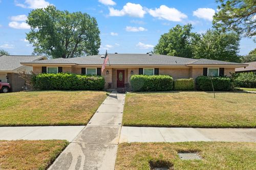 1807 Holm Oak St, Arlington, TX, 76012-5609 | Card Image