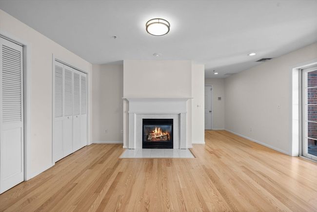 APT-20 - 7 Conant Rd, Condo with 2 bedrooms, 2 bathrooms and 1 parking in Winchester MA | Image 6