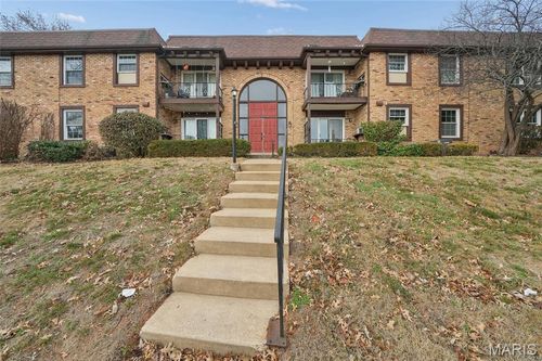 unit-d-11872 Cresta Verde Dr, Saint Louis, MO, 63146-4749 | Card Image