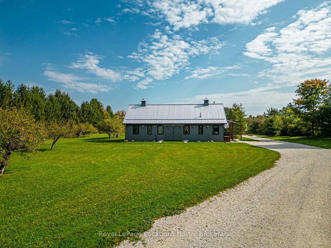 195 Centre St, House other with 2 bedrooms, 2 bathrooms and 6 parking in Meaford ON | Image 4