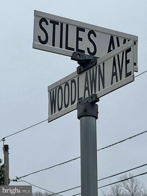 702 Stiles Ave, Maple Shade, NJ, 08052-1168 | Card Image