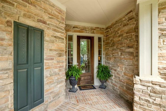 99 S Shawnee Ridge Cir, House other with 4 bedrooms, 4 bathrooms and 3 parking in The Woodlands TX | Image 6
