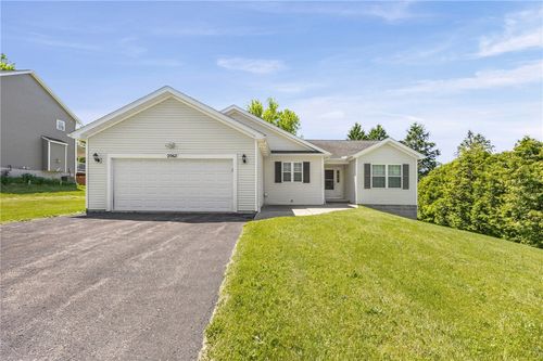 2062 Johnny Ln, Walworth, NY, 14568-9335 | Card Image