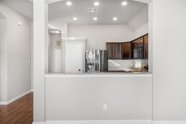 2099 Positano Loop, House other with 3 bedrooms, 2 bathrooms and 2 parking in Bryan TX | Image 11