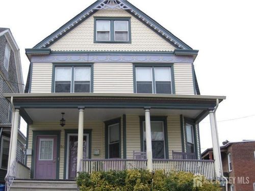28 Gordon St, Perth Amboy, NJ, 08861-4418 | Card Image