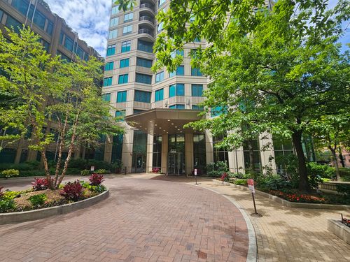3306-400 La Salle Dr, Chicago, IL, 60654-8533 | Card Image