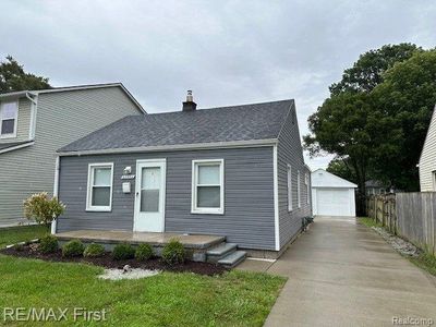 23352 Tawas Avenue, Home with 3 bedrooms, 1 bathrooms and null parking in Hazel Park MI | Image 1