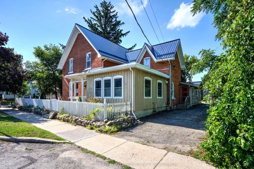 6 Spring St, Westport, ON, K0G1G0 | Card Image
