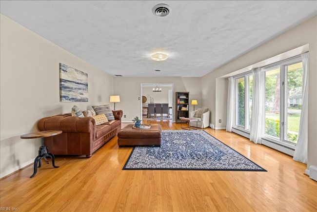 Living Room | Image 9