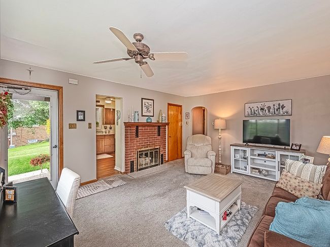118 Judith Dr, House other with 2 bedrooms, 1 bathrooms and 1 parking in Venetia PA | Image 4