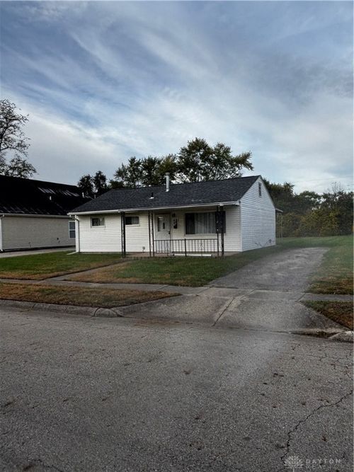 481 Kirkwood Dr, Fairborn, OH, 45324-4429 | Card Image