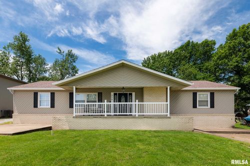 324 N Broadway, Goreville, IL, 62939-2327 | Card Image