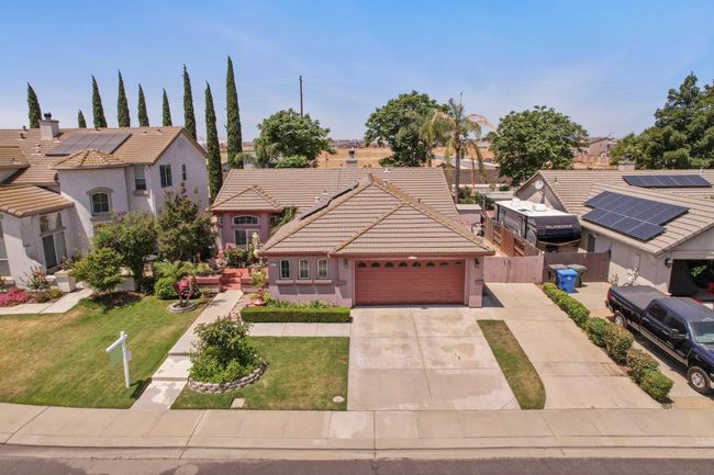 573 Fribourg Ln, House other with 3 bedrooms, 2 bathrooms and null parking in Manteca CA | Image 36