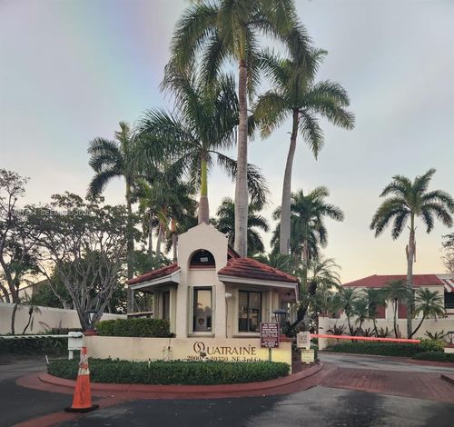 apt-6-20005 Ne 3rd Ct, Miami, FL, 33179-2936 | Card Image
