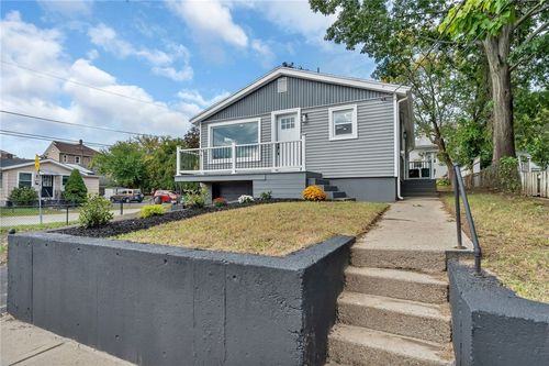 546 Robinson St, Woonsocket, RI, 02895-3539 | Card Image
