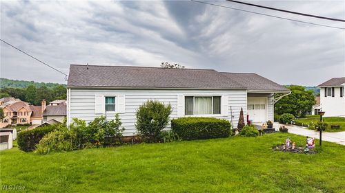 1310 Newberry Dr, Parkersburg, WV, 26101-6056 | Card Image