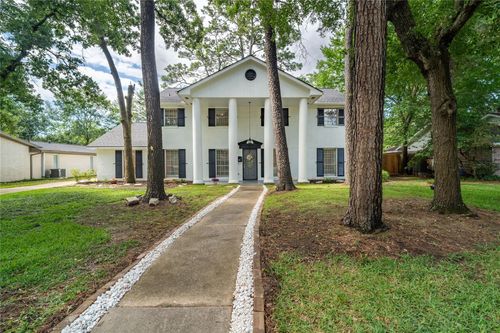 215 Whispering Oaks Dr, Taylor Lake Village, TX, 77586-4621 | Card Image