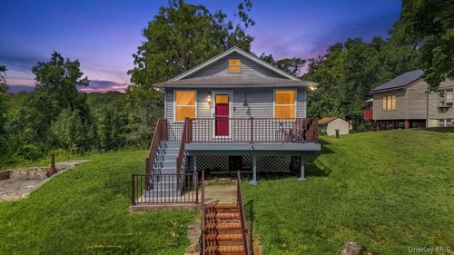 39 Buckberg Mountain Rd, Tomkins Cove, NY, 10986-1015 | Card Image