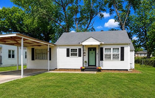 4911 Carolyn Ln, CHATTANOOGA, TN, 37411-2502 | Card Image
